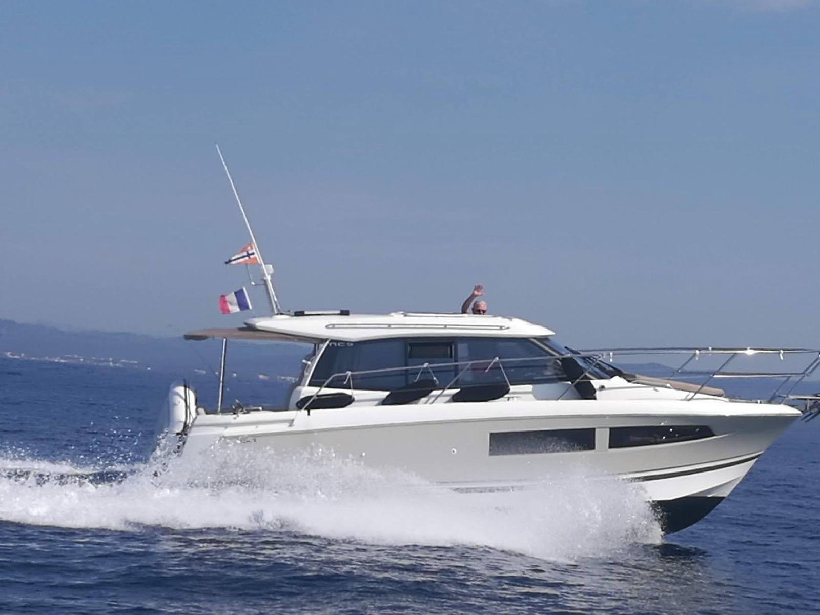 2017 29.9 foot JEANNEAU Nc9 Avec Place EUR 99000